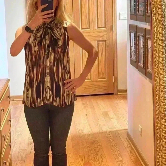 Classique Entier Sleeveless Multicolor/Watercolor 100% Silk Top in a size small. - Picture 14 of 14